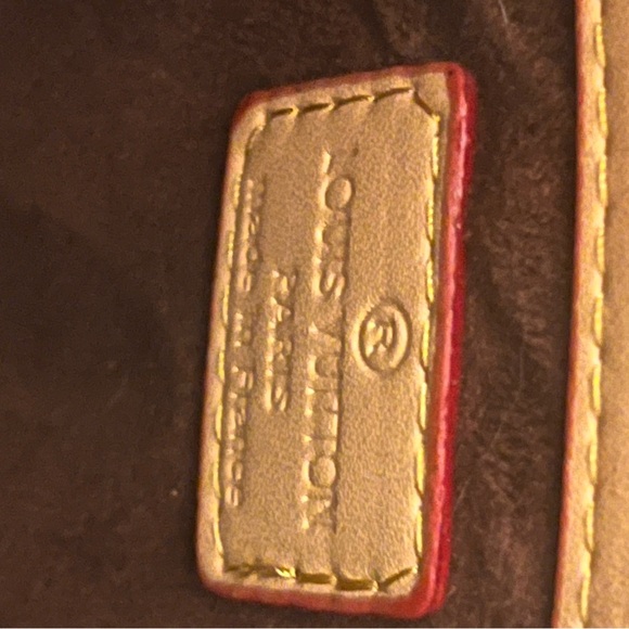 Fashion Inspired Brown Monogram Shoulder Bag: Convertable to crossbody - Picture 10 of 16